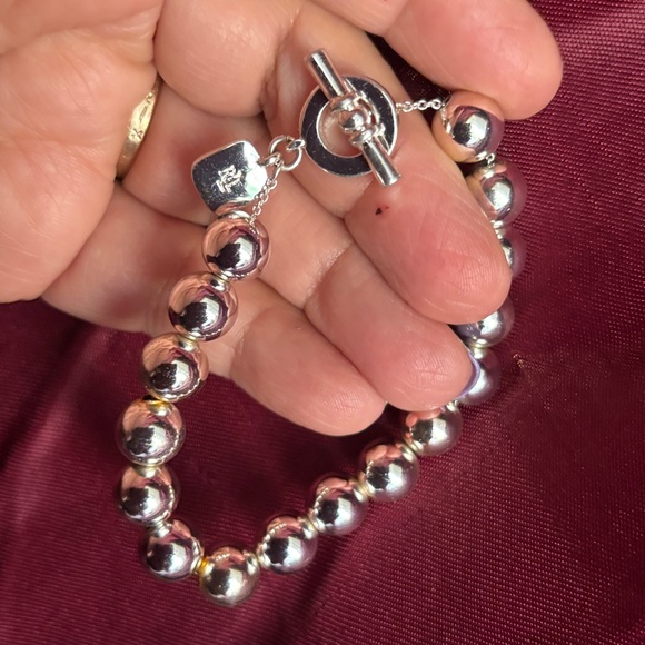 Lauren Ralph Lauren Elegant Silver Beaded bracelet with toggle clasp #7”1/2 or 8 - Picture 4 of 14